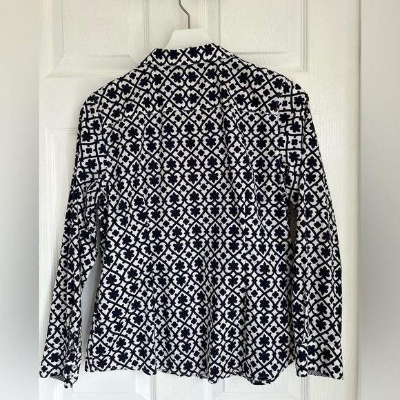 Talbots Non-Iron Medallion Print Button Down Shirt Navy/White 12P - Picture 3 of 10